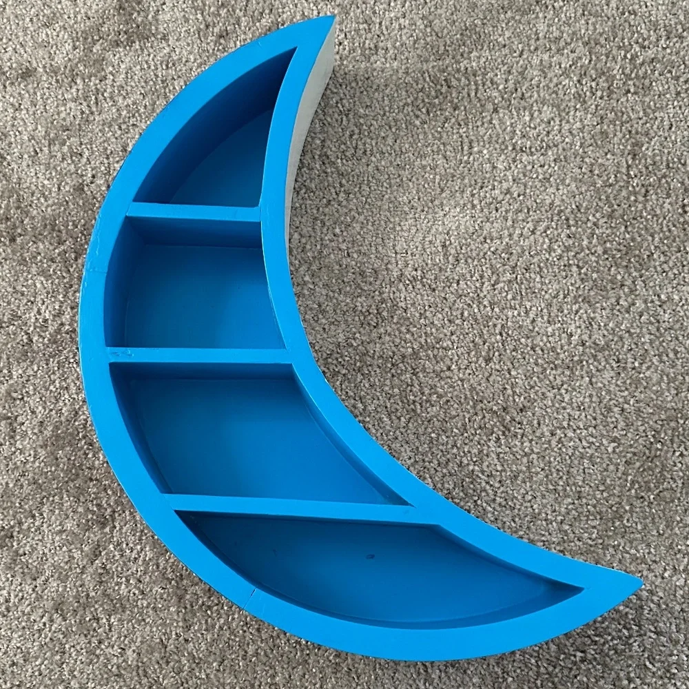Half-Moon Wood Shelf Decor – Light Blue, Navy & Gray